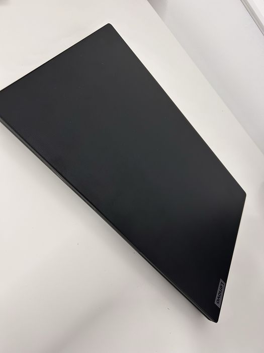 Laptop Lenovo V15 G4 IRU i7