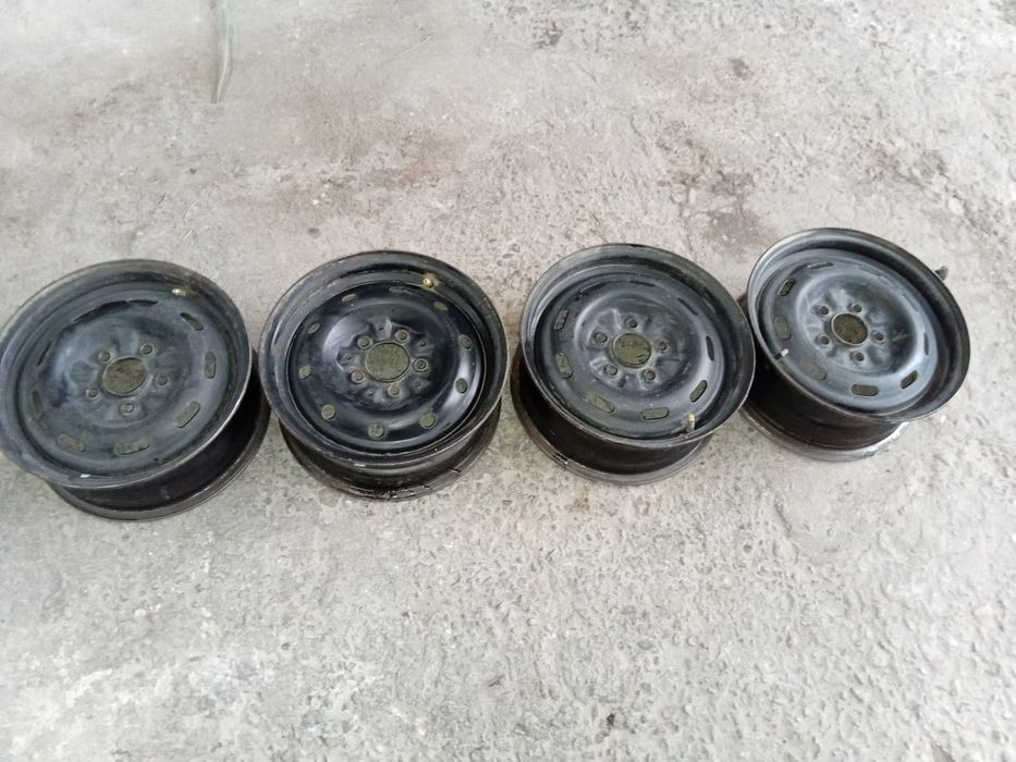 Продам диск 15 на Тойота Камри