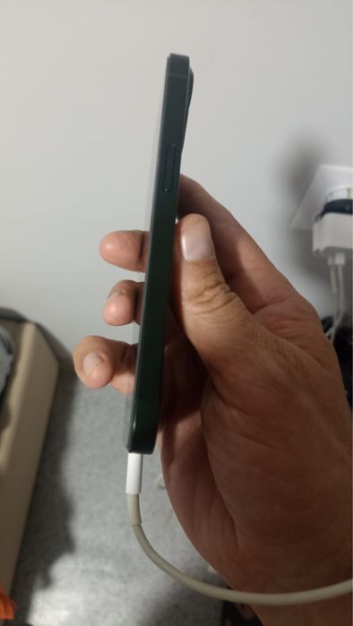 Обменяю iPhone 13, 128 ГБ.