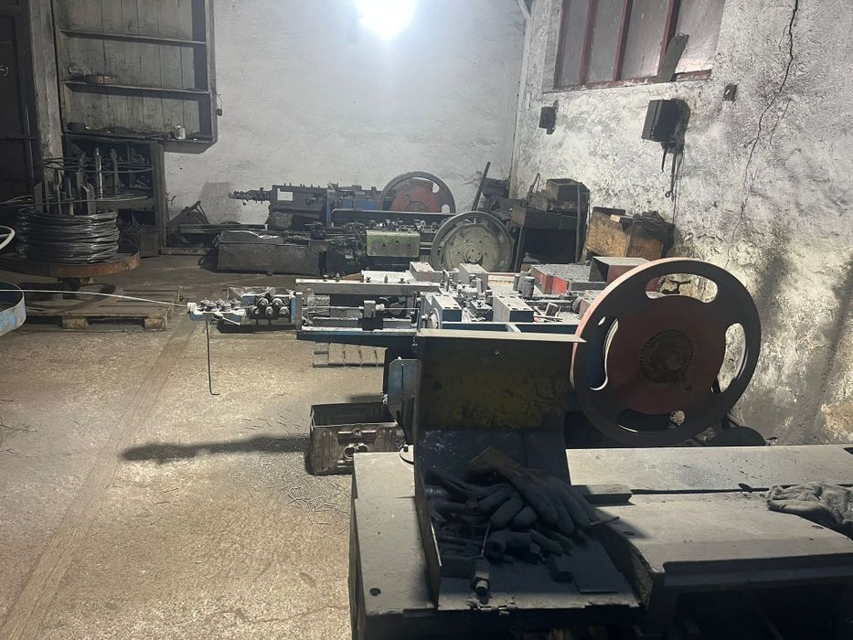 Se vinde fabrică de cuie