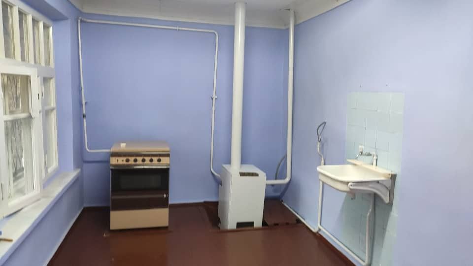 Дом с участком г.Чирчик (газ+свет,участок) от собственника)