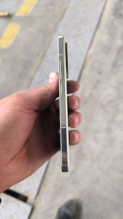 Xiaomi 13  Bu redmi emas