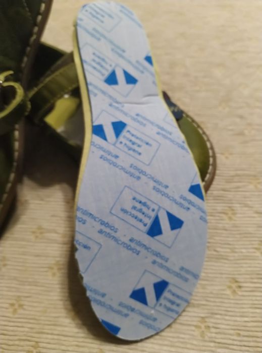 Продам сандалии, размер 38.