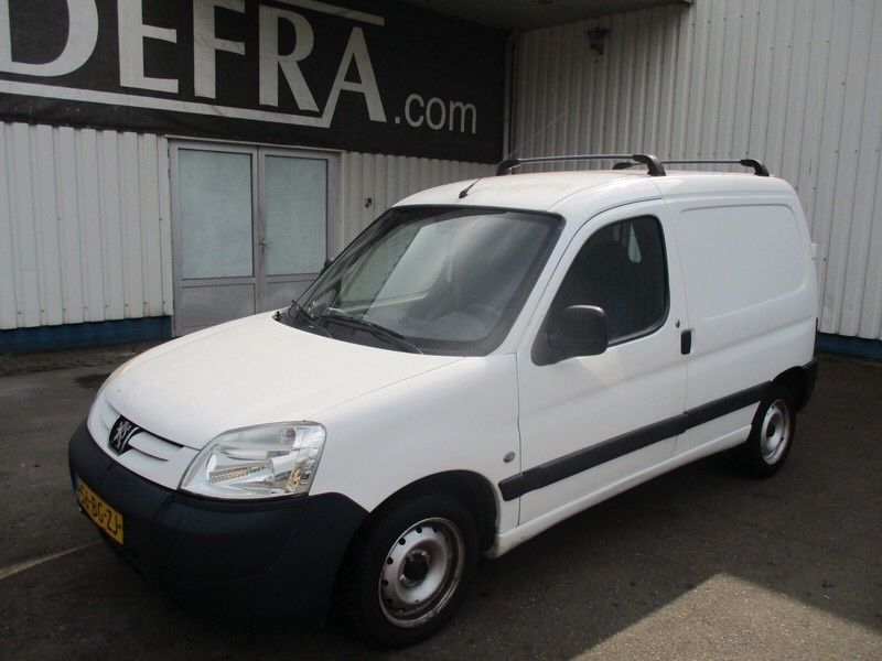 На части Пежо Партнер 1.6hdi 2006г