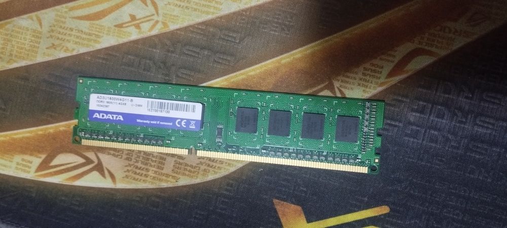 ОЗУ 4Гб DDR3 (одной плашкой