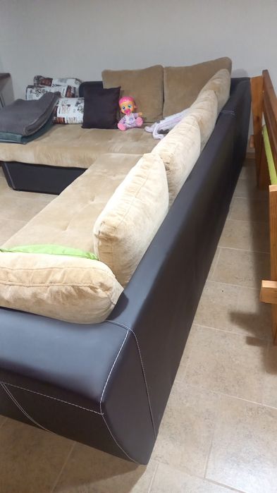 Диван чисто нов купен е и не е ползван