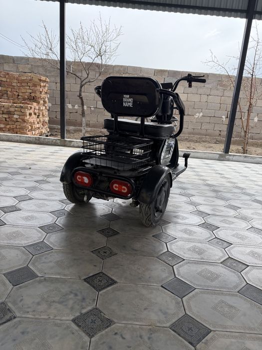 Трицыкл электромопед