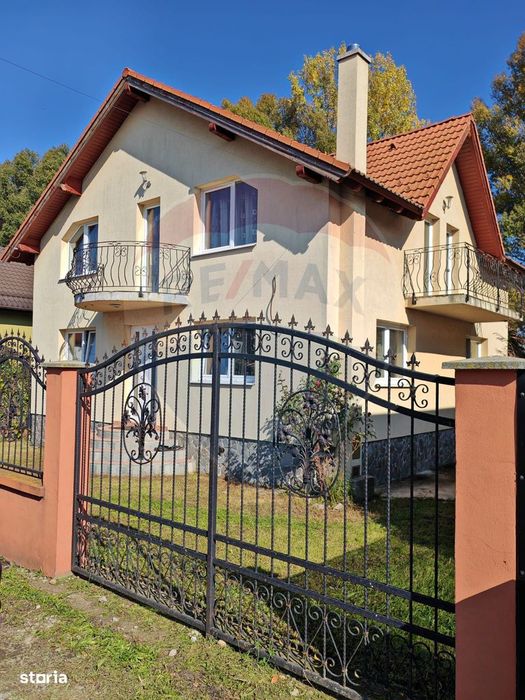 Casă / Vilă cu 5 camere de vânzare in Harman, Brasov