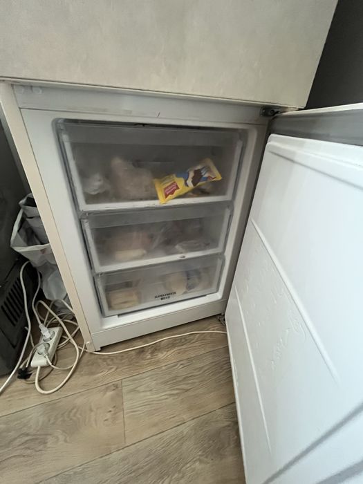 Продам холодильник