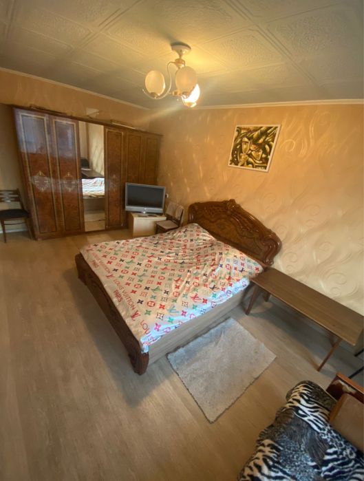 Сдам 1 квартиру посуточно достэк молл