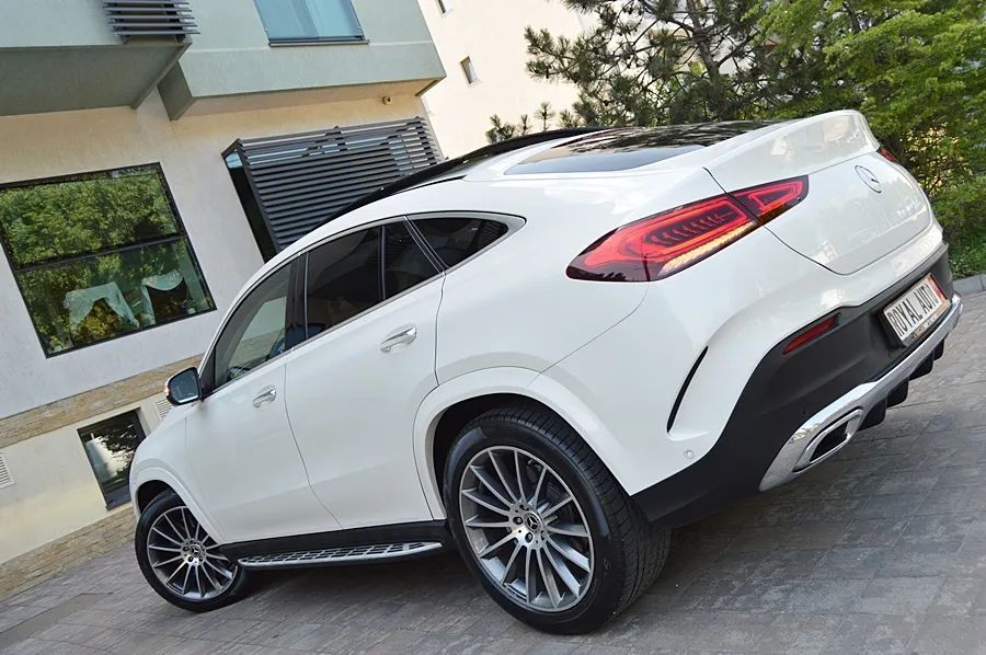Mercedes-Benz GLE KM 100% Reali / Fara Daune / AMG Line / Rate 6-12 Luni
