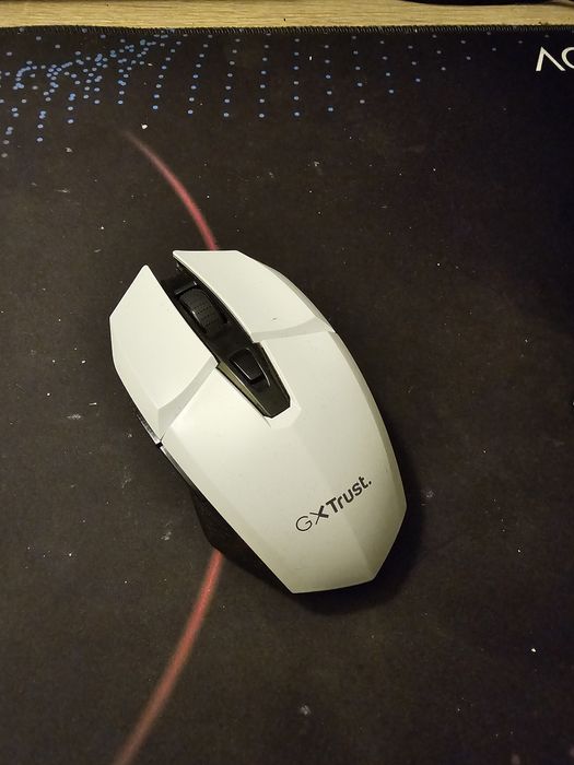 • Vand Mouse Gaming Wireless Trust GXT 110 White (Alb) RGB