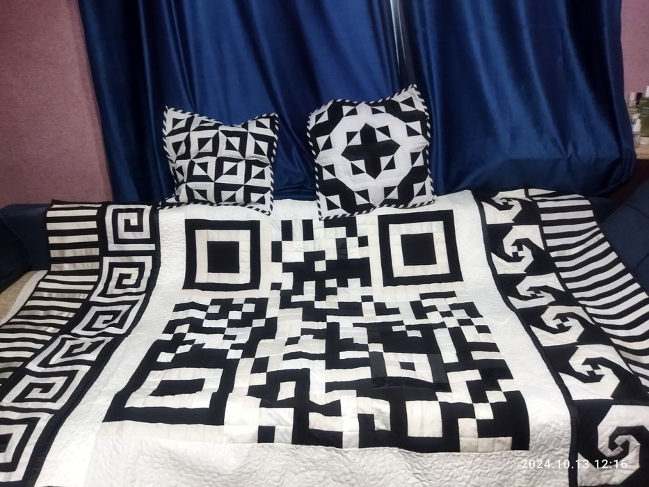 Покрывало и наволочки на диван в стиле пэчворк