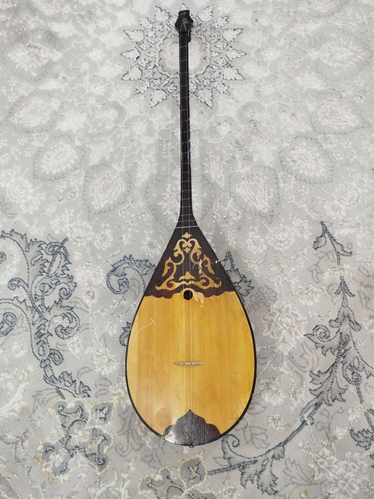 Продам домбру старую