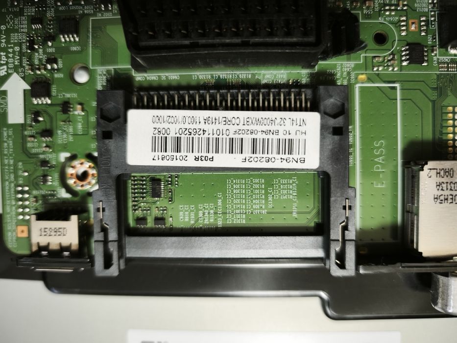 телевизор Samsung 32 UE32J4000AWXBT 
Платка TV рабо