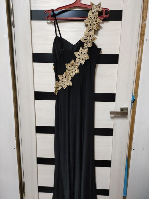 Платье вечерниее