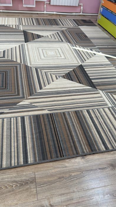 Продаю ковер 3/4 срочно