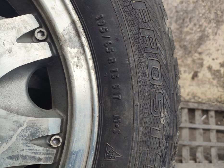 Комплект зимни гуми 195 65 15