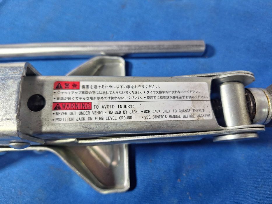 CRIC AUTO Aluminiu Oem Toyota Yaris / AYGO