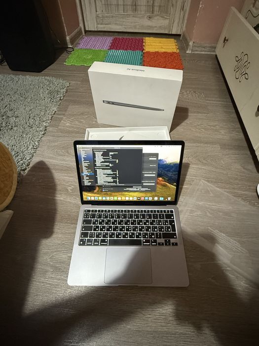 MacBook Air M1  8гб 256гб