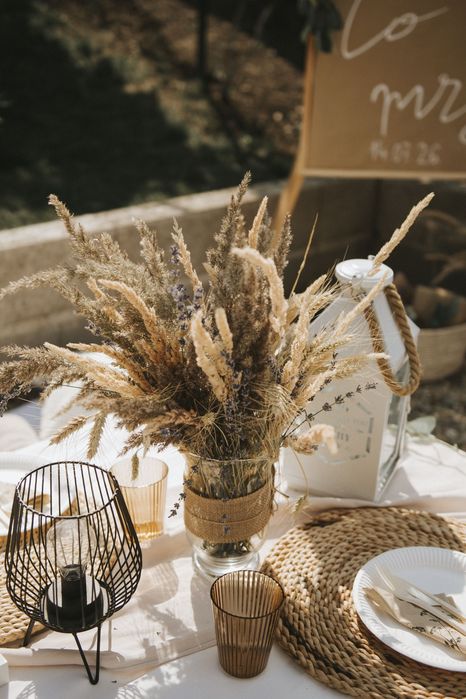 Decorații de nuntă boho/ rustic, servicii personalizate și flori