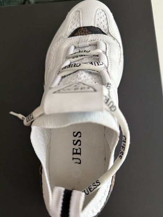 Adidași pentru femei GUESS