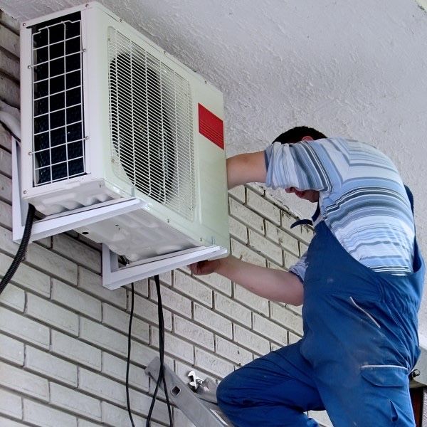 Montaj   aer conditionat igenizare si reparatie