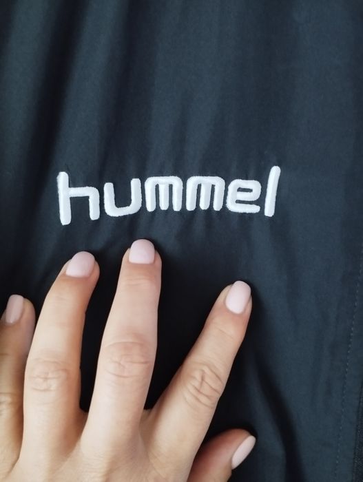 Geacă sport Hummel de culoare neagră-mărimea M