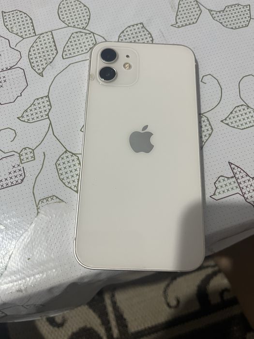 Продам айфон 12 на 128гига