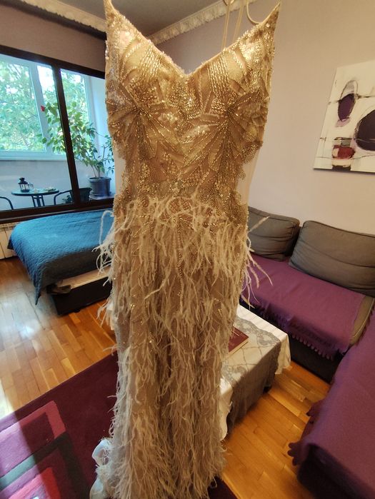 Бална рокля в нежен цвят