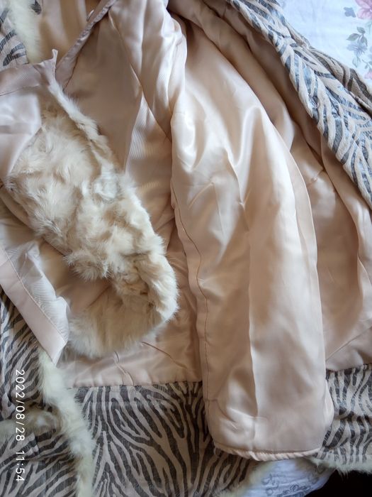 Продаётся женская демисезонная куртка.Размер 50.Ориентир ТТЗ.