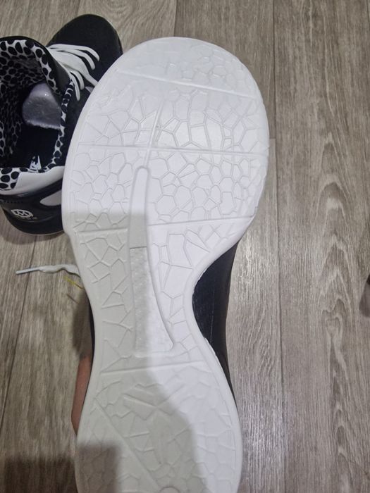 Продам обувь Kobe 6 protro "Mambacita"