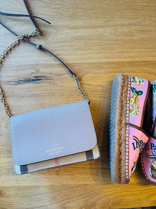 Burberry чанта crossbody естествена кожа