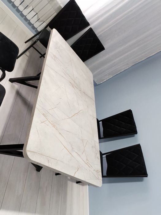 Стол кухонный со стульями