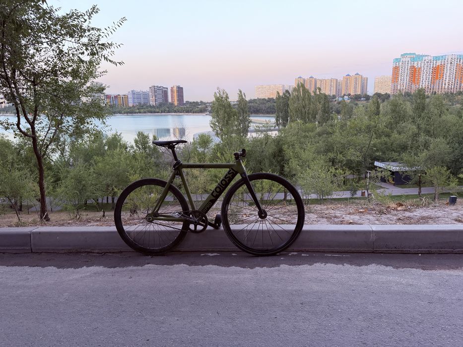 Продам колосси лоу про фикс colossi low pro fixed gear