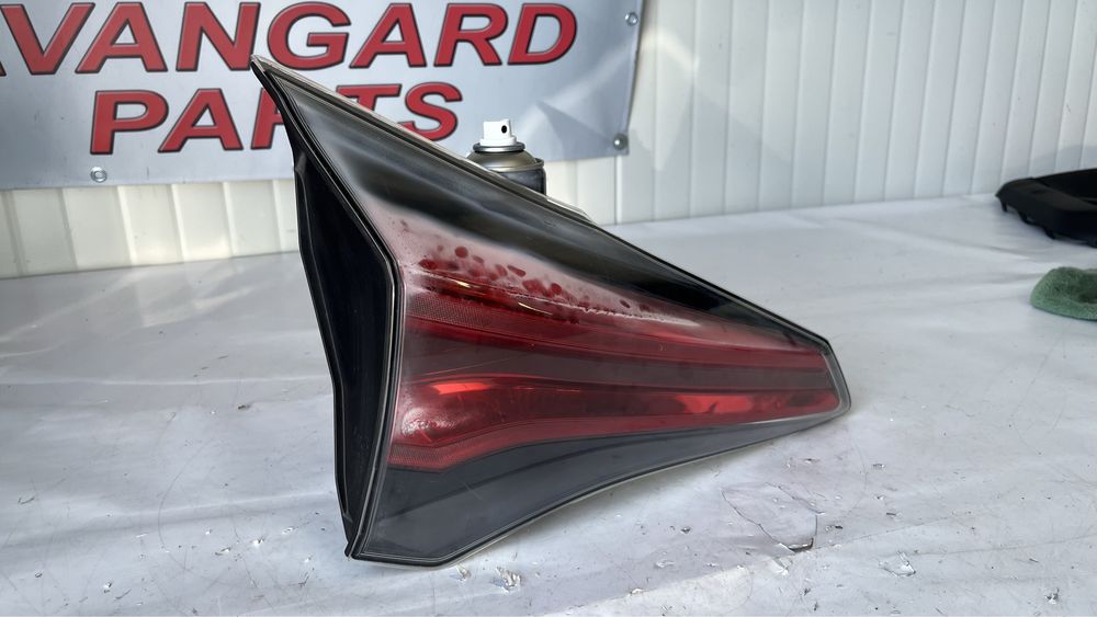 Ляв и 2 броя десен стоп Toyota Rav4 4