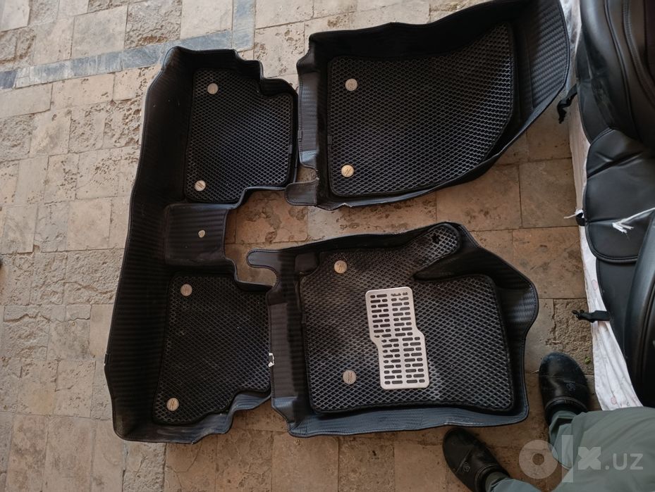 Polik treker sotiladi evakor