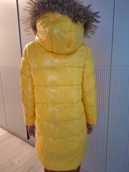 Продам зимнии пуховик для девочки