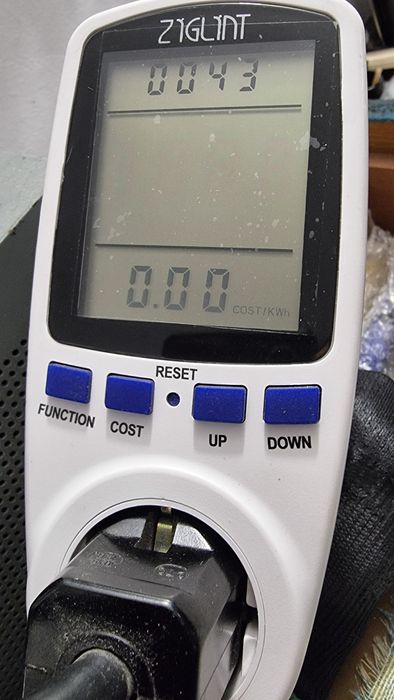 Прибор за измерване на консумираната енергия/ватметър/