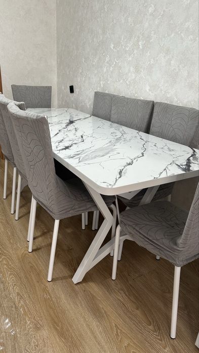 Продам срочно Кухонный стол