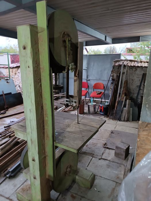 Дървен.   банциг