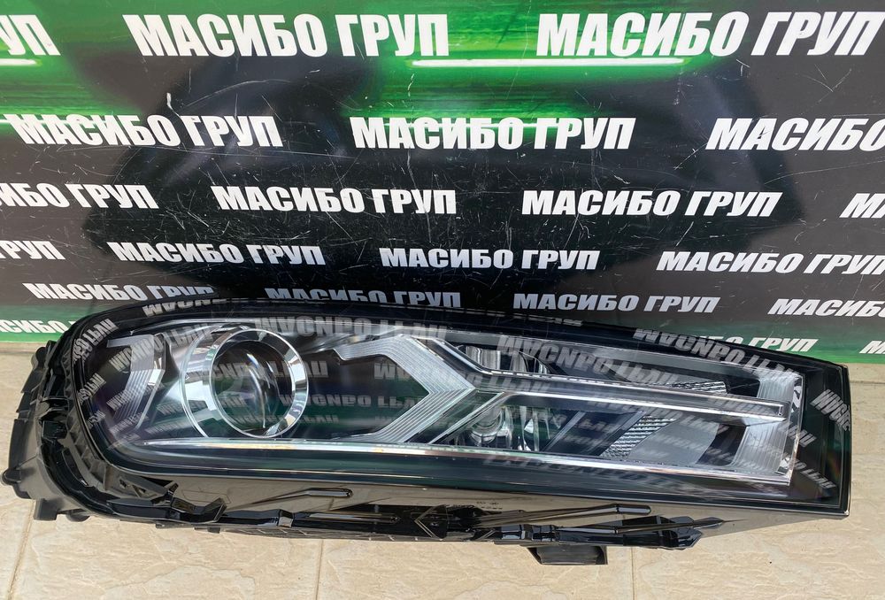 Фар far десен фарове за Ауди Кю7 Audi Q7 4M