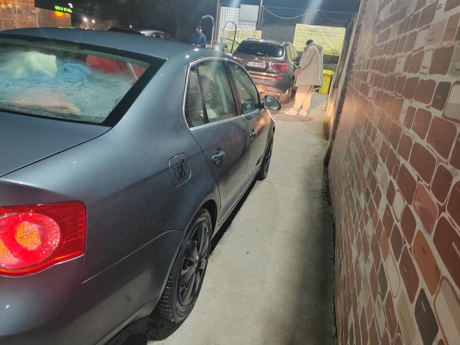 Vw jetta 1.6 benzina+gpl 
- [ ] Vwv getta 2006, 1,6 benzina, cod motor