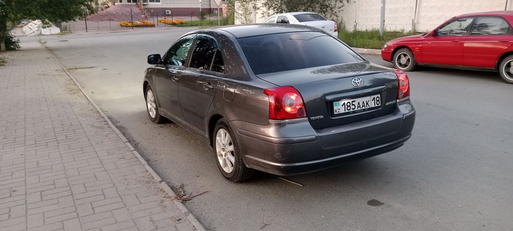 Тойота Авенсис  2007