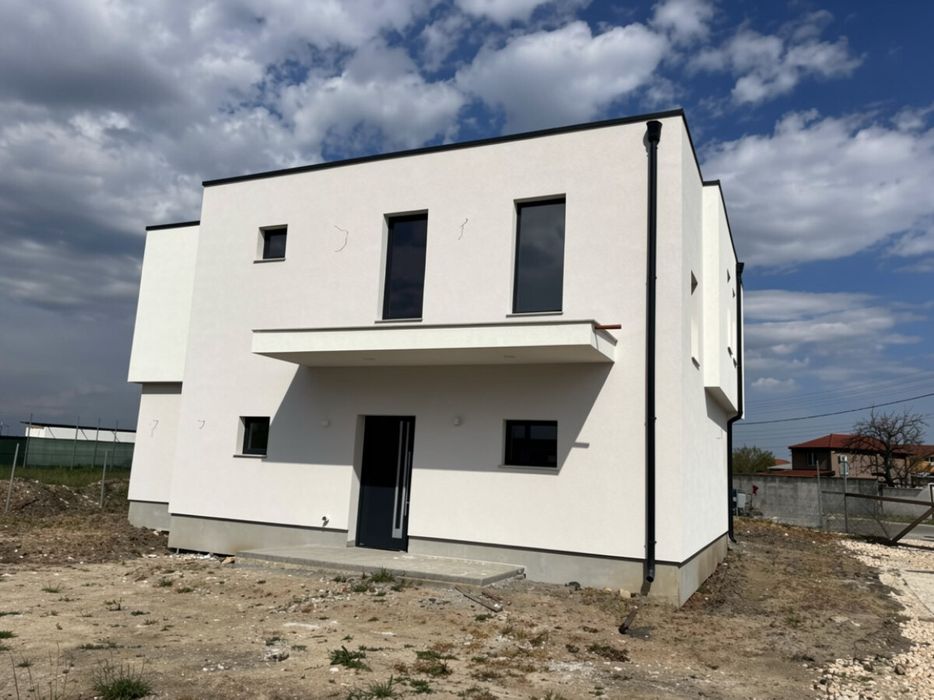 Продава се Къща в с. Бенковски, Област Пловдив - 205 кв.м за 1415 €/кв.м - Снимка #2