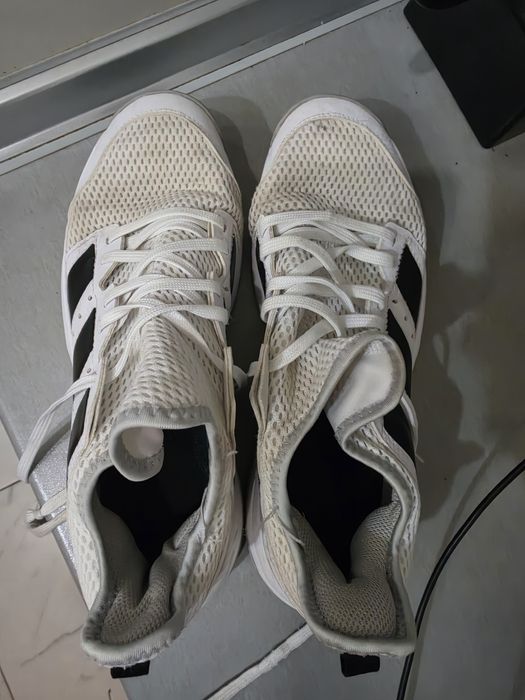 Маратонки Adidas , Nike
