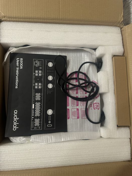 Audiolab 8200a английски усилвател