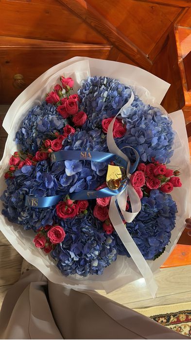 Цветы объемные очень большой букет