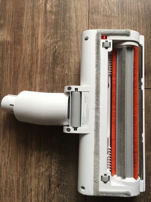 Вертикална, безжична прахосмукачка Xiaomi Mi Vacuum Cleaner Light.