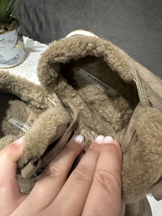 Продам зимние кроссовки Anemone